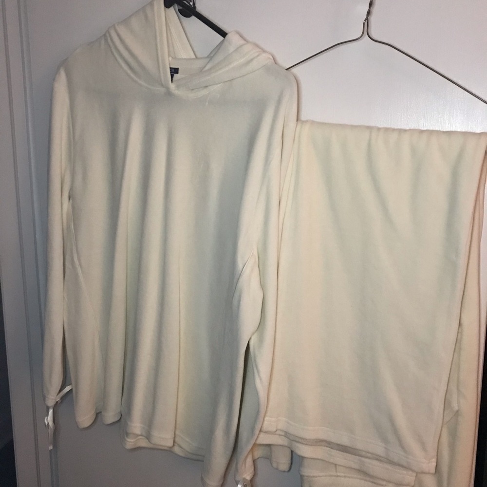 GAP Body Velour Jacket (XL) & pants (M)